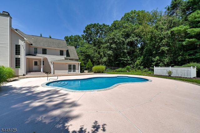 5 Meadow Ct, Montville Twp., NJ 07045