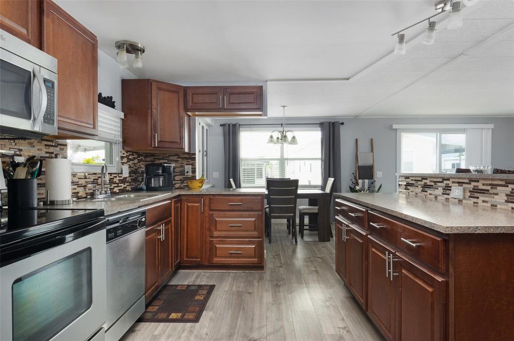 Image 5 of property listing at 34571 GARDENIA DRIVE N, Pinellas Park, FL 33781