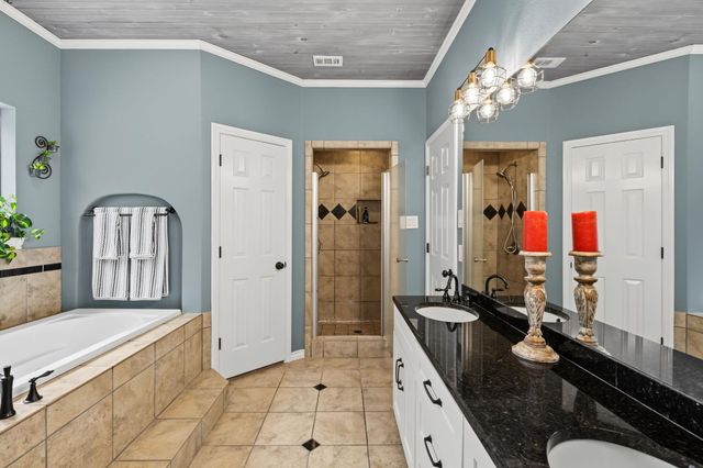 502 S Lariat CIR, Dripping Springs, TX 78620