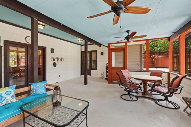 502 S Lariat CIR, Dripping Springs, TX 78620