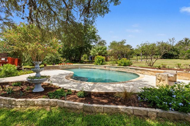 502 S Lariat CIR, Dripping Springs, TX 78620