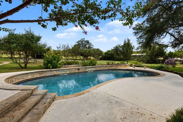 502 S Lariat CIR, Dripping Springs, TX 78620
