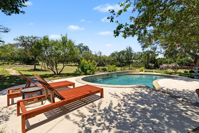 502 S Lariat CIR, Dripping Springs, TX 78620