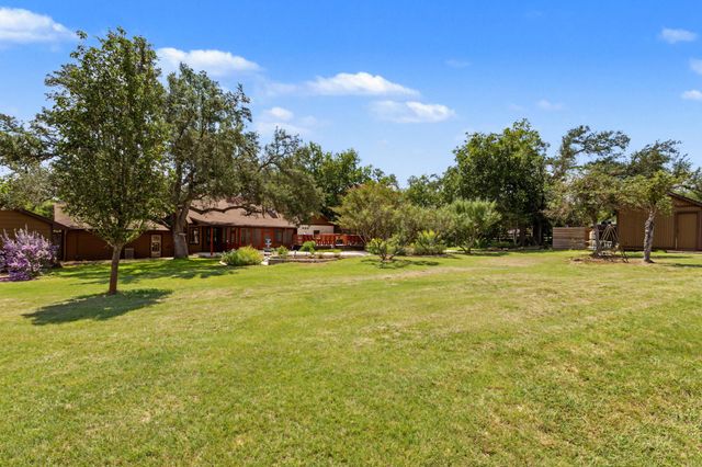 502 S Lariat CIR, Dripping Springs, TX 78620