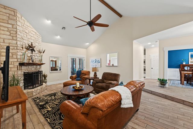 502 S Lariat CIR, Dripping Springs, TX 78620
