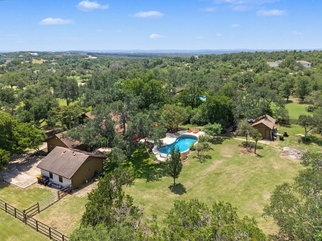 502 S Lariat CIR, Dripping Springs, TX 78620