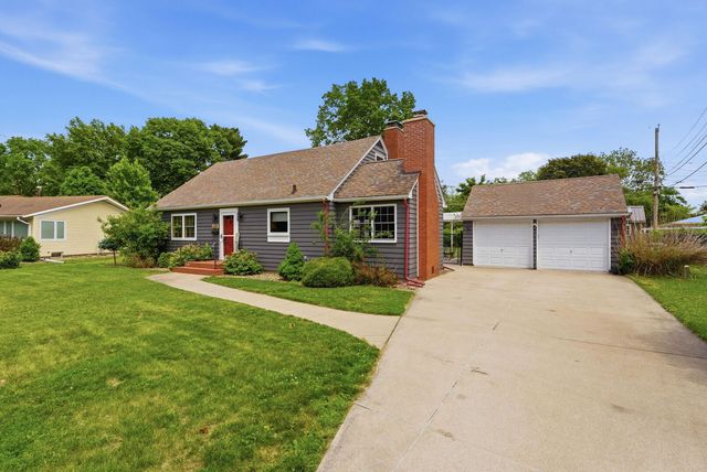 3215 34th Street, Rock Island, IL 61201
