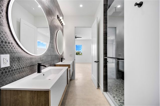 N 38 Bounty Lane, Key Largo, FL 33037