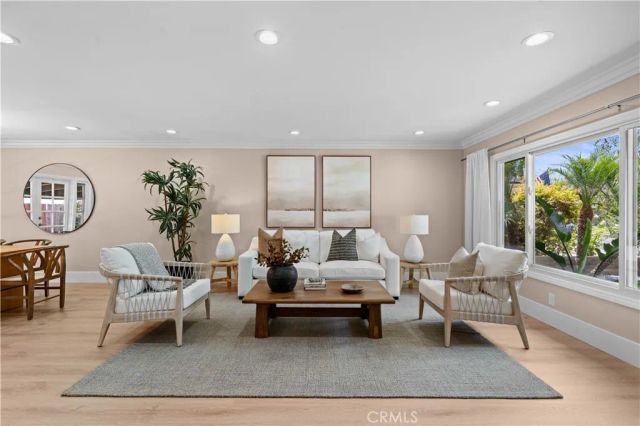 14822 Foxcroft, Tustin, CA 92780