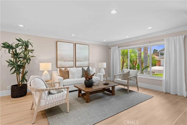 14822 Foxcroft, Tustin, CA 92780