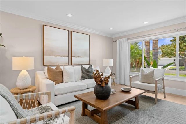 14822 Foxcroft, Tustin, CA 92780
