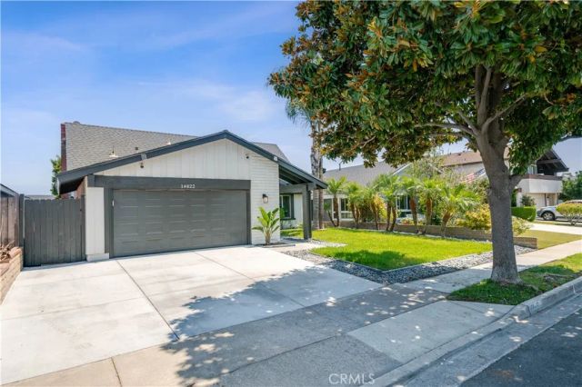 14822 Foxcroft, Tustin, CA 92780