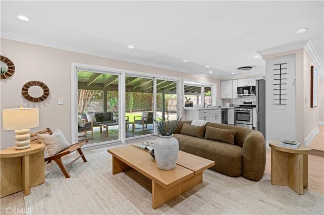 14822 Foxcroft, Tustin, CA 92780