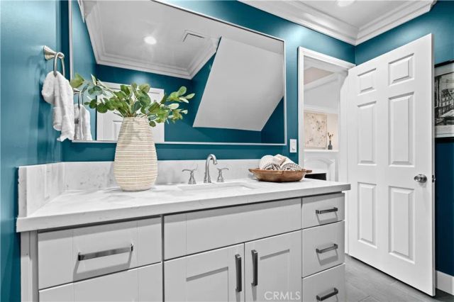 14822 Foxcroft, Tustin, CA 92780