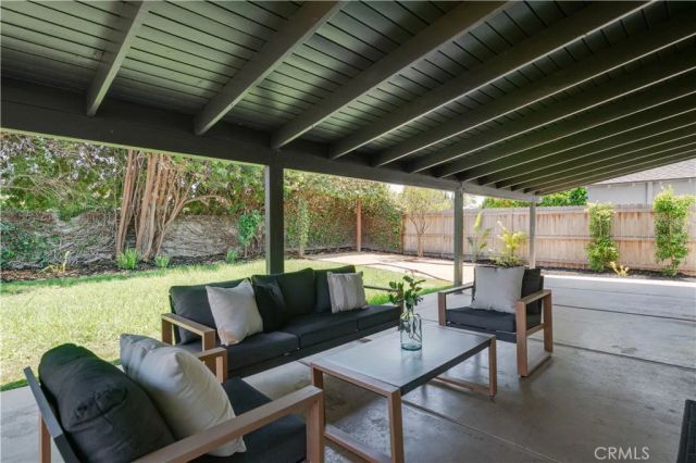 14822 Foxcroft, Tustin, CA 92780