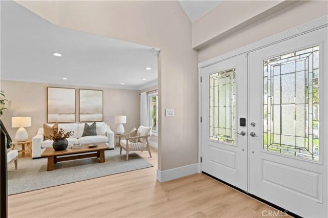 14822 Foxcroft, Tustin, CA 92780