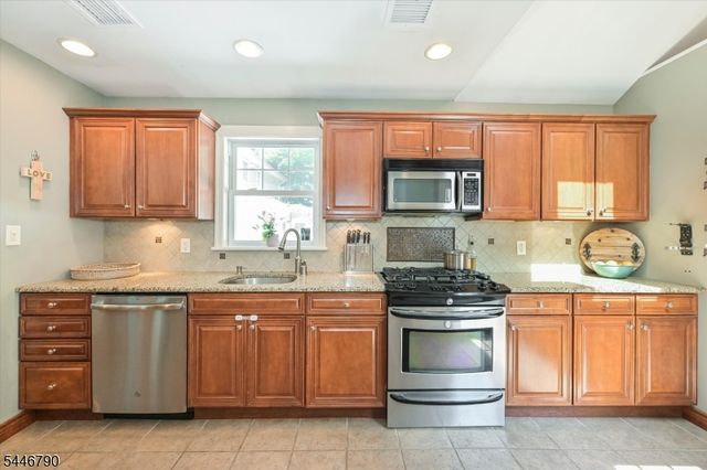 92 Carey Ave, Butler Boro, NJ 07405