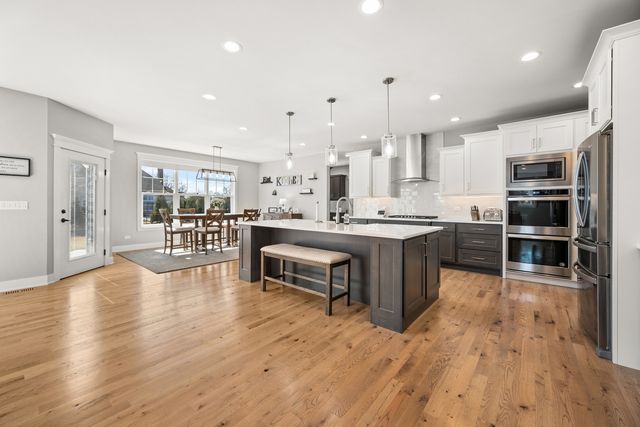 210 Whittemore Drive, Sycamore, IL 60178