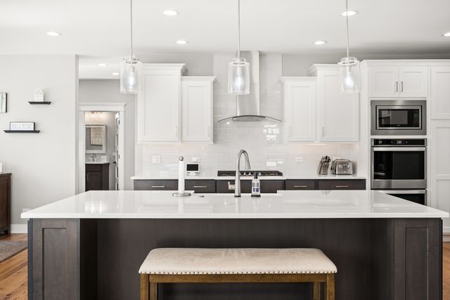 210 Whittemore Drive, Sycamore, IL 60178