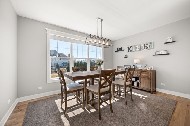 210 Whittemore Drive, Sycamore, IL 60178