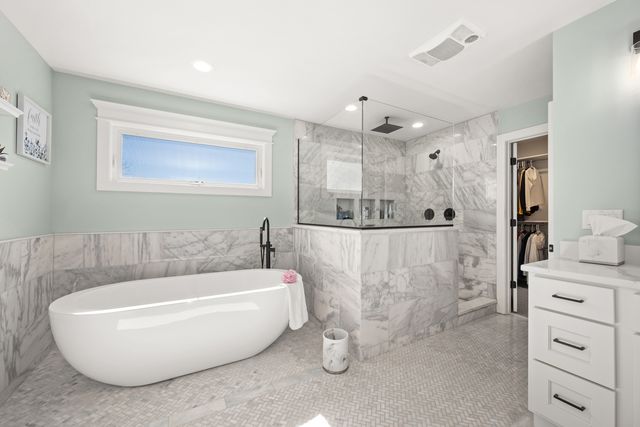 210 Whittemore Drive, Sycamore, IL 60178