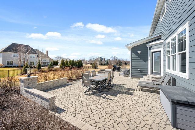 210 Whittemore Drive, Sycamore, IL 60178