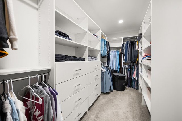 210 Whittemore Drive, Sycamore, IL 60178