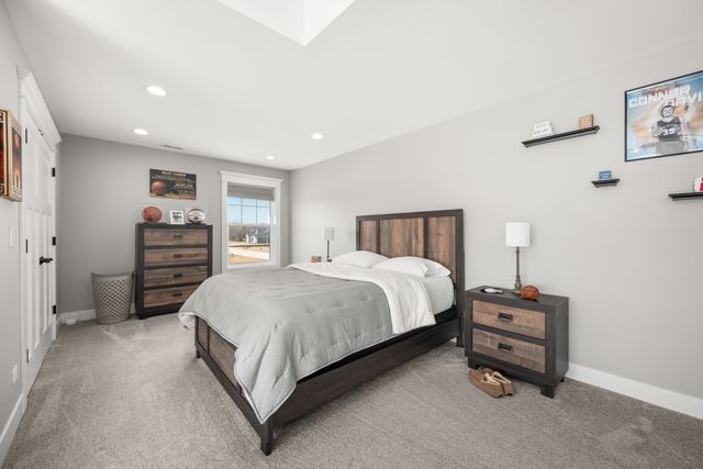 210 Whittemore Drive, Sycamore, IL 60178