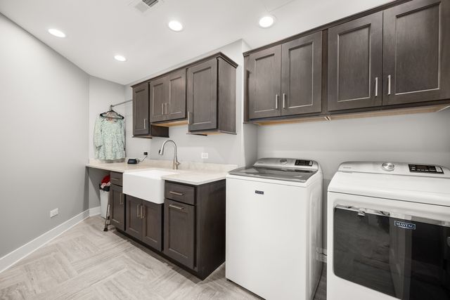 210 Whittemore Drive, Sycamore, IL 60178