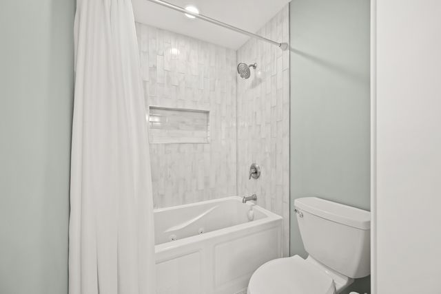 210 Whittemore Drive, Sycamore, IL 60178