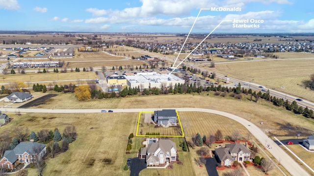 210 Whittemore Drive, Sycamore, IL 60178