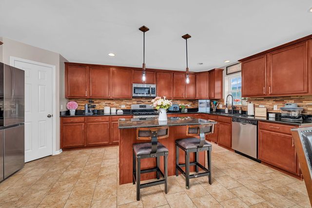 628 Turnbury Drive, Minooka, IL 60447