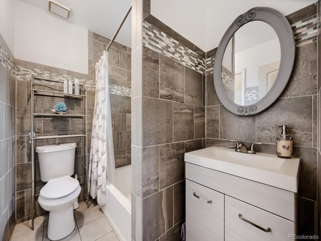 247 Wadsworth Circle, Longmont, CO 80504