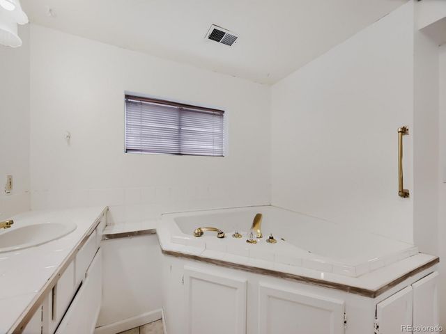 247 Wadsworth Circle, Longmont, CO 80504