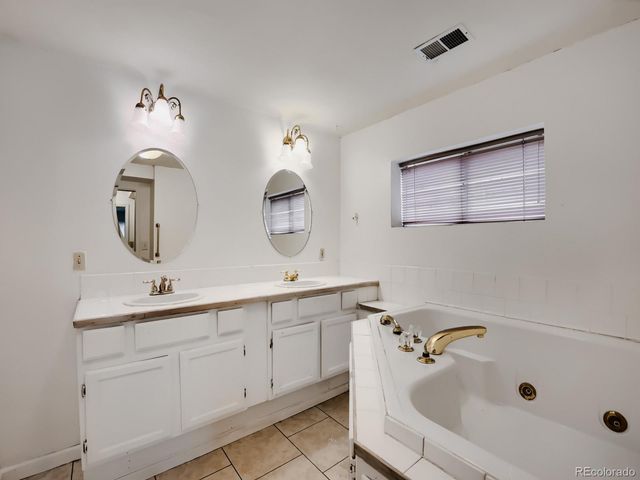 247 Wadsworth Circle, Longmont, CO 80504