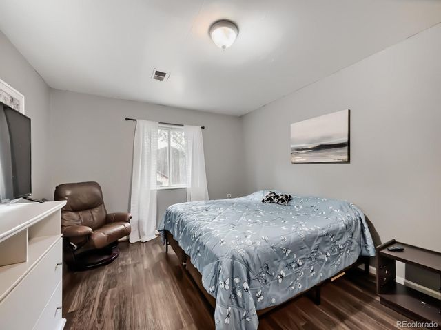 247 Wadsworth Circle, Longmont, CO 80504