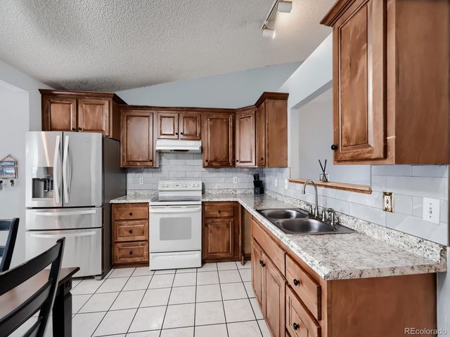 247 Wadsworth Circle, Longmont, CO 80504