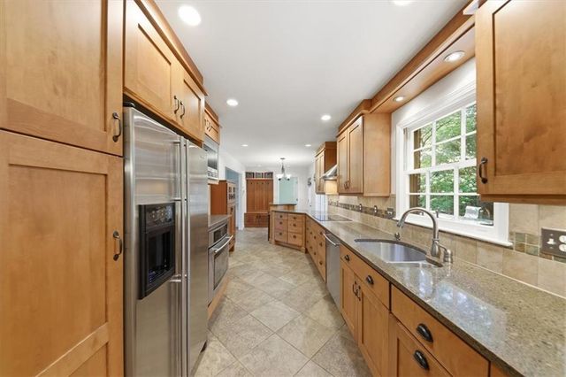 4073 Lake Erin Court, Tucker, GA 30084