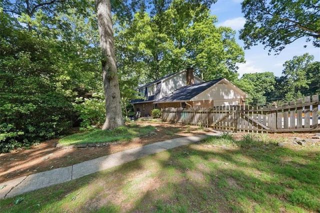 4073 Lake Erin Court, Tucker, GA 30084