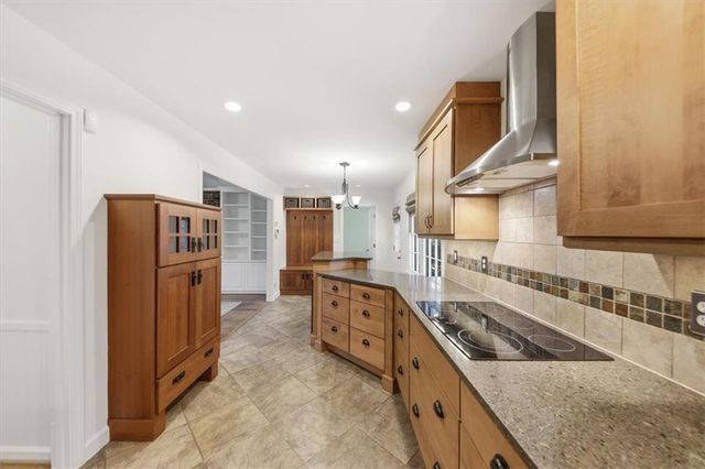 4073 Lake Erin Court, Tucker, GA 30084