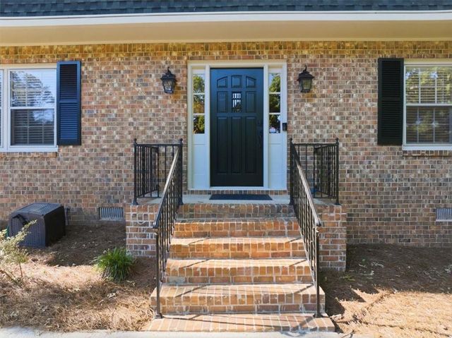 4073 Lake Erin Court, Tucker, GA 30084