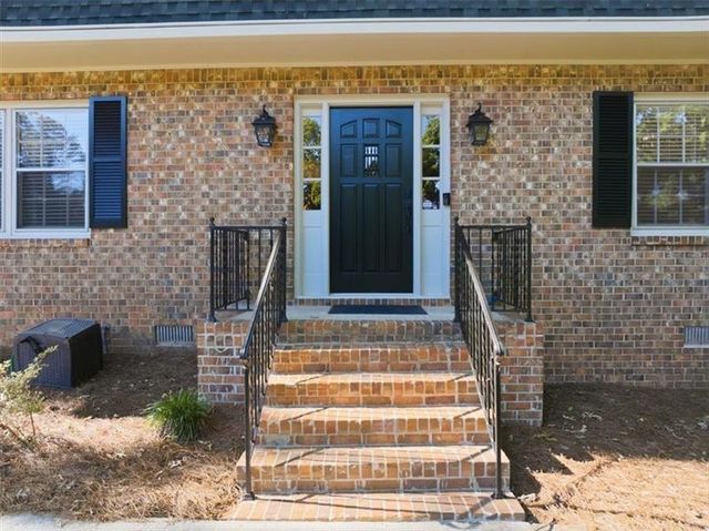 4073 Lake Erin Court, Tucker, GA 30084