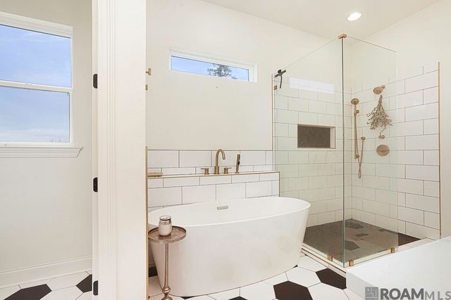 18056 Critter Cove Ln, Livingston, LA 70754