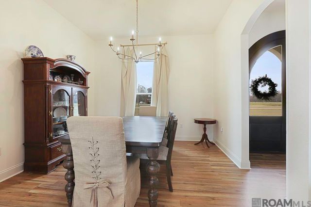 18056 Critter Cove Ln, Livingston, LA 70754