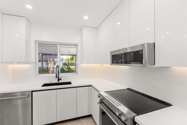 6030 SW 109th Ct, Miami, FL 33173