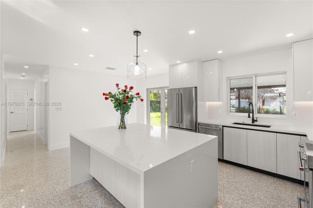 6030 SW 109th Ct, Miami, FL 33173