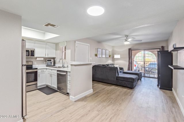 5757 W EUGIE Avenue 1010, Glendale, AZ 85304