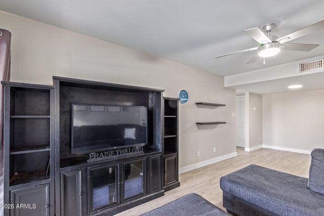 5757 W EUGIE Avenue 1010, Glendale, AZ 85304
