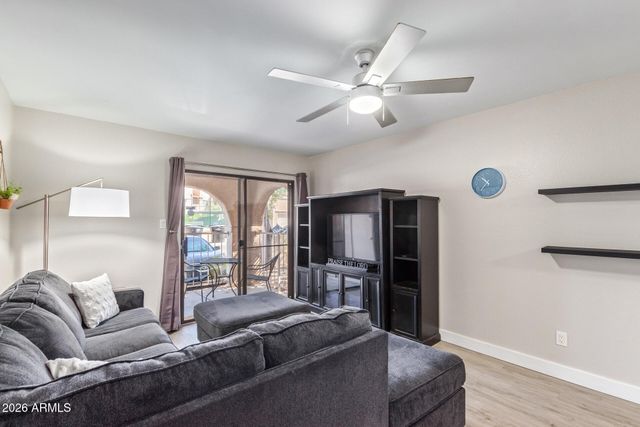 5757 W EUGIE Avenue 1010, Glendale, AZ 85304