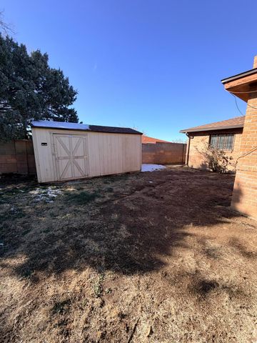 8906 Lexington Avenue NE, Albuquerque, NM 87112